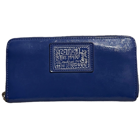 Coach Handbags - Beautiful Coach Poppy Wallet.